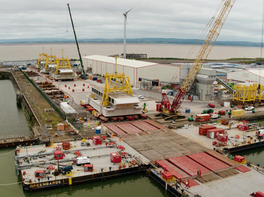 GEO-Instruments HLC Hinkley Dock Edge Loading out